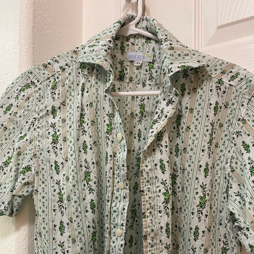Lightweight cotton casual Seaplane Button up - Men’s XS green floral